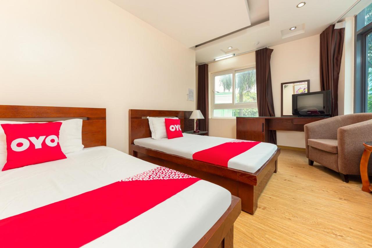OYO 1133 Ngan Son Hotel Hanoi Buitenkant foto