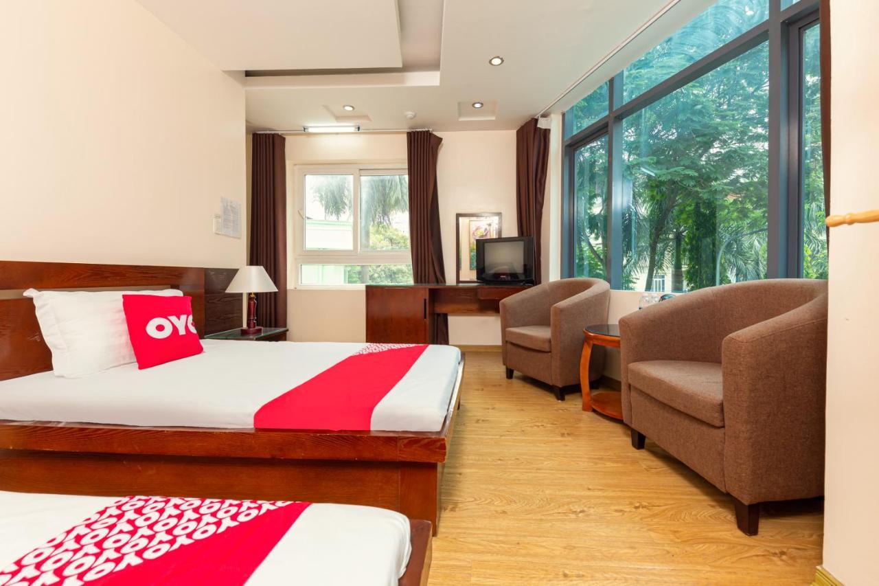 OYO 1133 Ngan Son Hotel Hanoi Buitenkant foto