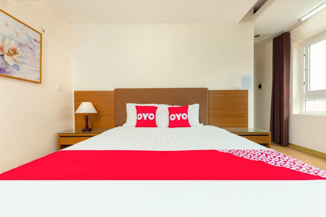 OYO 1133 Ngan Son Hotel Hanoi Buitenkant foto